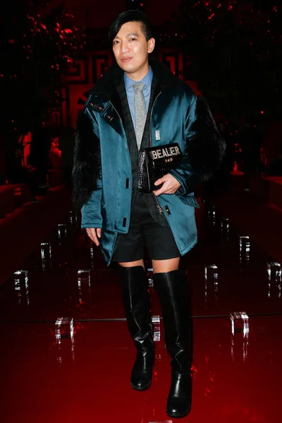 Look 10